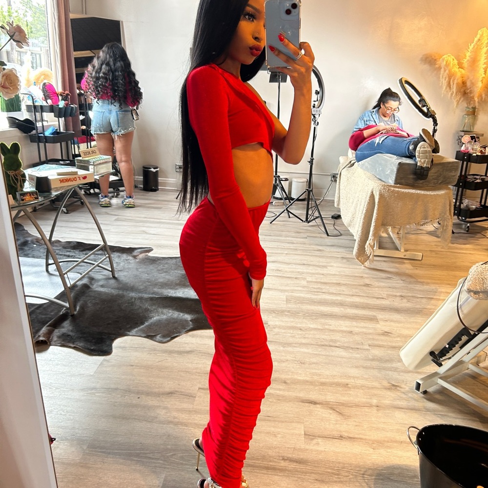 Red dress with side out